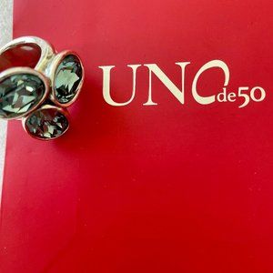 Gorgeous Uno de 50 Treasure Ring